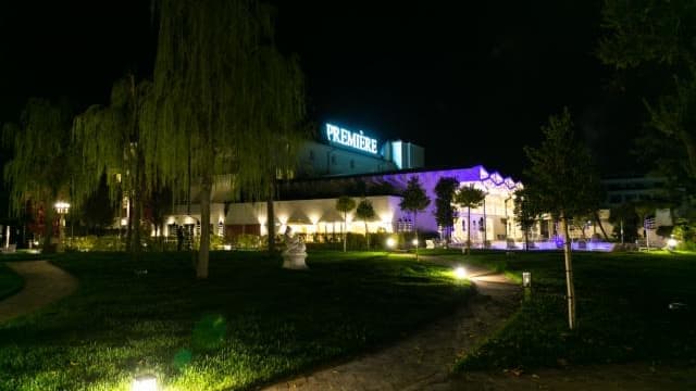 SPA BY NIGHT